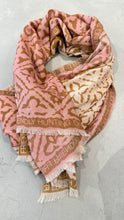 Lade das Bild in den Galerie-Viewer, Square Eyes of Marrakesh Cashmere
