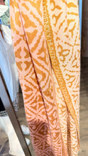 Lade das Bild in den Galerie-Viewer, Square Eyes of Marrakesh Cashmere
