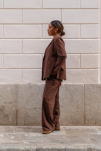 Lade das Bild in den Galerie-Viewer, Asymmetrischer Oversized Blazer – Dark Brown