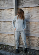 Lade das Bild in den Galerie-Viewer, JOGGINGHOSE LIGHT GREY
