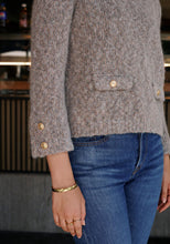 Lade das Bild in den Galerie-Viewer, Pullover mit Lurexgarn und Goldknöpfen

