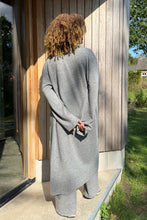 Lade das Bild in den Galerie-Viewer, Linnea Long Cardigan