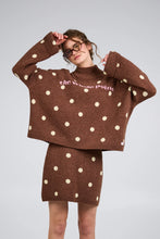 Lade das Bild in den Galerie-Viewer, Liora Knit Jumper Cocoa Dust Polkadot