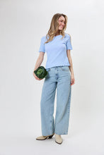 Lade das Bild in den Galerie-Viewer, Lune Regular T-Shirt in 2 Farben