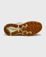 Lade das Bild in den Galerie-Viewer, The Re-Run Max Nubuck