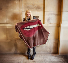 Lade das Bild in den Galerie-Viewer, BIG KISS - Cashmere-Schal  Mokka / Rubywine

