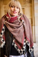Lade das Bild in den Galerie-Viewer, BIG KISS - Cashmere-Schal  Mokka / Rubywine
