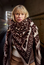 Lade das Bild in den Galerie-Viewer, TIKA - Cashmere - Schal -  in 2 Farben
