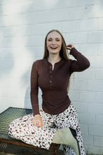 Lade das Bild in den Galerie-Viewer, Maris Slim Fit Longsleeve Dark Brown