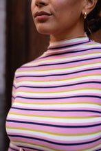 Lade das Bild in den Galerie-Viewer, Gestreiftes Slim Fit Longsleeve – Pink Stripe