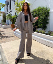 Lade das Bild in den Galerie-Viewer, Oversize Musselin Bluse Freya in 3 Farben