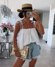 Lade das Bild in den Galerie-Viewer, Musselin Top Leann Weiß in 2 Farben