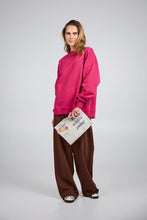 Lade das Bild in den Galerie-Viewer, OV Sweater Toast Berry Whip