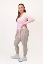 Lade das Bild in den Galerie-Viewer, Rita Cropped Leggings Micro Leo Beige