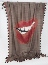 Lade das Bild in den Galerie-Viewer, BIG KISS - Cashmere-Schal  Mokka / Rubywine
