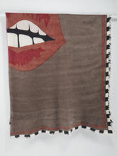 Lade das Bild in den Galerie-Viewer, BIG KISS - Cashmere-Schal  Mokka / Rubywine
