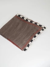 Lade das Bild in den Galerie-Viewer, BIG KISS - Cashmere-Schal  Mokka / Rubywine
