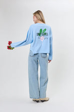 Lade das Bild in den Galerie-Viewer, Regular Longsleeve Hot Girls Sky Blue