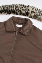 Lade das Bild in den Galerie-Viewer, Bomberjacke mit abnehmbarem Faux-Fur-Kragen – Dark Brown