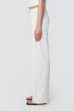 Lade das Bild in den Galerie-Viewer, BLINK Wide Barrel Jeans in 3 Farben