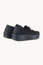 Lade das Bild in den Galerie-Viewer, Tulip Penny Loafer Wedge - Black Black