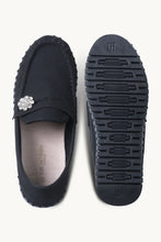 Lade das Bild in den Galerie-Viewer, Tulip Penny Loafer Wedge - Black Black