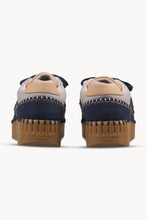 Lade das Bild in den Galerie-Viewer, Tulip Sneaker - Dark Indigo Mocca