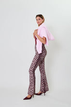 Lade das Bild in den Galerie-Viewer, Tia Bootcut Leggings Leo Cherrywood Angebot
