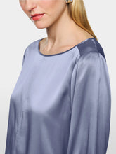 Lade das Bild in den Galerie-Viewer, Lockere Seidenbluse
