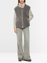 Lade das Bild in den Galerie-Viewer, Kuschelige Weste mit Fake Fur Kragen

