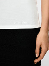 Lade das Bild in den Galerie-Viewer, T-Shirt mit halblangem Ärmel in verschiedenen Farben
