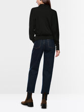 Lade das Bild in den Galerie-Viewer, Feminines Shirt mit V-Ausschnitt in 2 Farben
