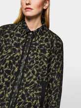 Lade das Bild in den Galerie-Viewer, Jacke aus Stretch-Stoff
