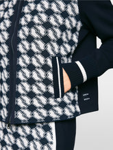 Lade das Bild in den Galerie-Viewer, Feinstrickjacke Knitted in Germany
