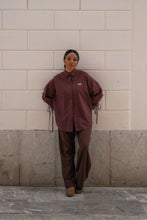 Lade das Bild in den Galerie-Viewer, Oversized Bluse – Dark Brown Stripe