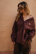 Lade das Bild in den Galerie-Viewer, Oversized Bluse – Dark Brown Stripe