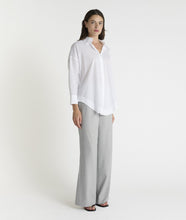 Lade das Bild in den Galerie-Viewer, Vani blanc Bluse

