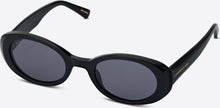 Lade das Bild in den Galerie-Viewer, Milan All Black Sonnenbrille
