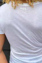 Lade das Bild in den Galerie-Viewer, Elin Slim Fit T-Shirt in 2 Farben