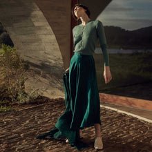 Lade das Bild in den Galerie-Viewer, Skirt Nipigon in 2 Farben
