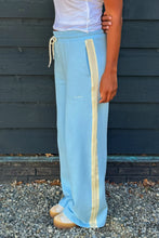 Lade das Bild in den Galerie-Viewer, Kael Sweatpants Sky Blue