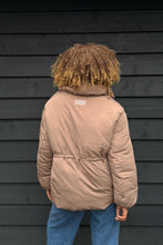 Lade das Bild in den Galerie-Viewer, Nancy Puffer Jacket zum Wenden in 2 Farben