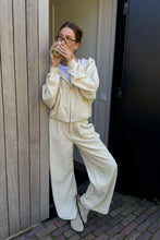Lade das Bild in den Galerie-Viewer, Nea Cord Zipper Jacket