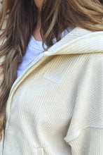 Lade das Bild in den Galerie-Viewer, Nea Cord Zipper Jacket