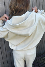 Lade das Bild in den Galerie-Viewer, Nea Cord Zipper Jacket