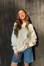 Lade das Bild in den Galerie-Viewer, OV Sweater Raglan Cowgirl Era Off White