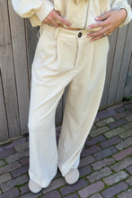 Lade das Bild in den Galerie-Viewer, Sienna Cord Pants