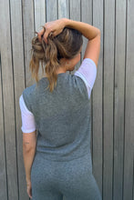 Lade das Bild in den Galerie-Viewer, Tove Slim Fit Knit Vest Grey Melange