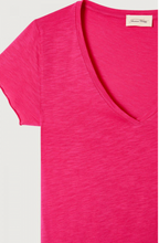 Lade das Bild in den Galerie-Viewer, Shirt Jacksonville in 3 Farben mit V-Ausschnitt
